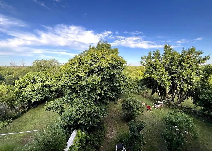 Le Presbytere De La Couture *